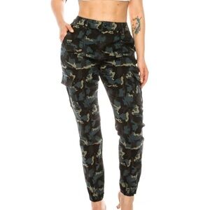 NWT Double Denim cargo pant medium